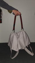 โหลดรูปภาพลงในเครื่องมือใช้ดูของ Gallery Bag Strap
