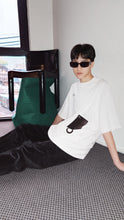 โหลดรูปภาพลงในเครื่องมือใช้ดูของ Gallery Off White t-shirt
