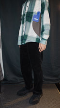 โหลดรูปภาพลงในเครื่องมือใช้ดูของ Gallery Plaid Shirt
